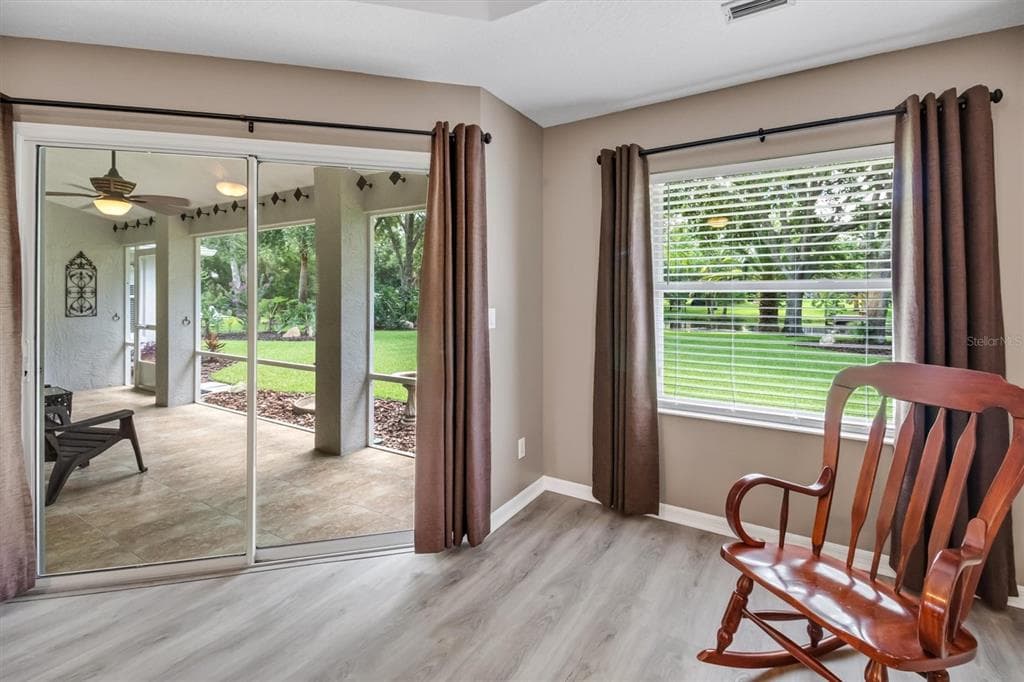48 BARRING PLACE photo 25