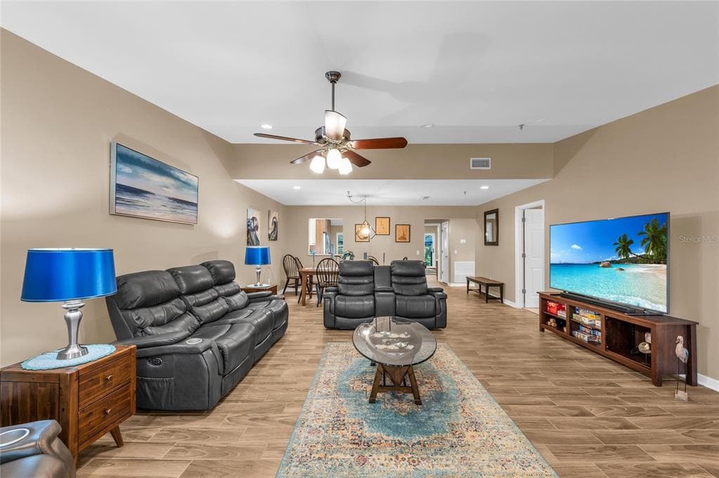 2350 HARBOUR OAKS DRIVE photo 9