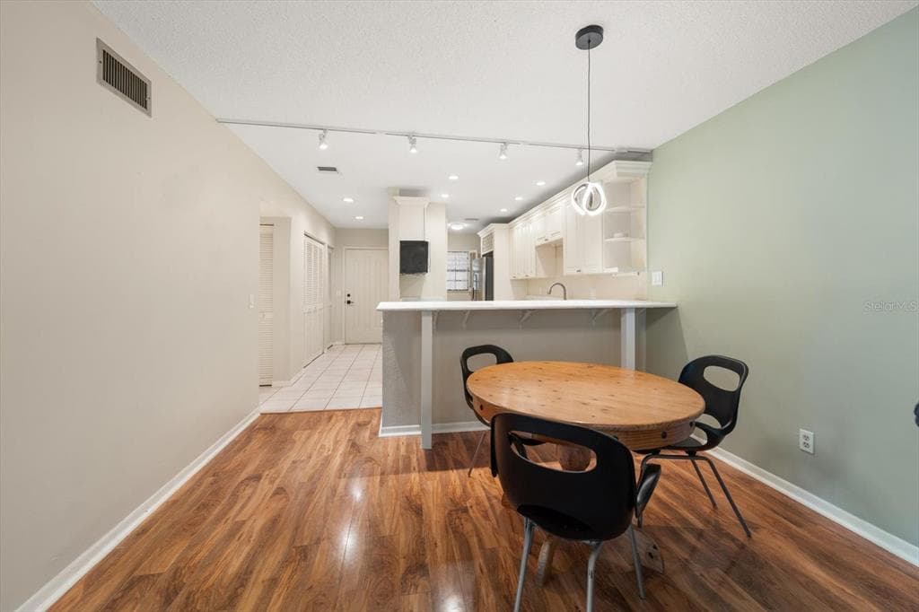 1750 BELLEAIR FOREST DRIVE B8 photo 18
