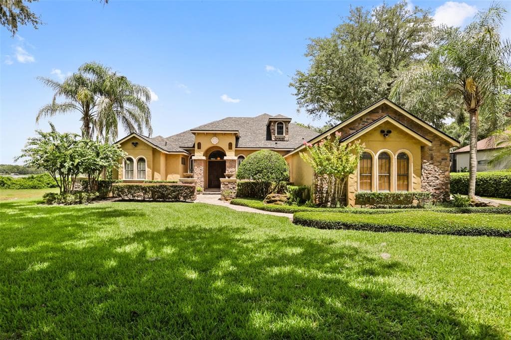 863 CARDINAL POINTE COVE photo 3