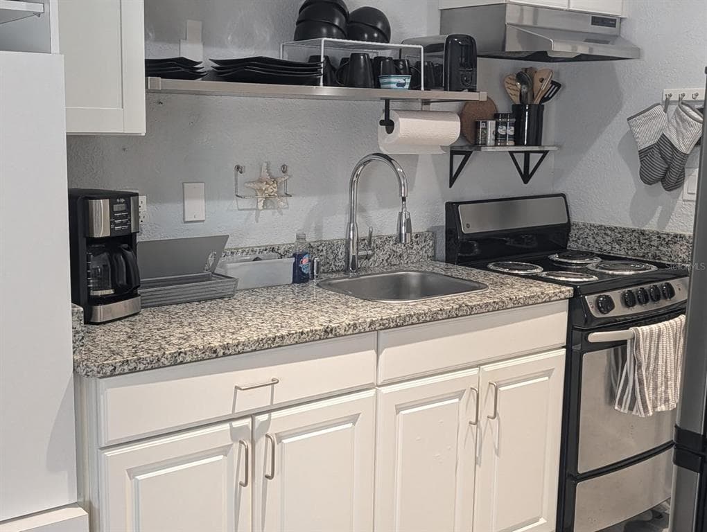 483 E SHORE DRIVE D6 photo 9