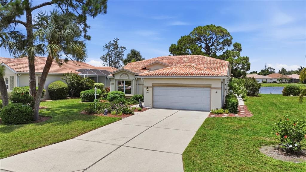 6724 GREENVIEW LANE photo 1