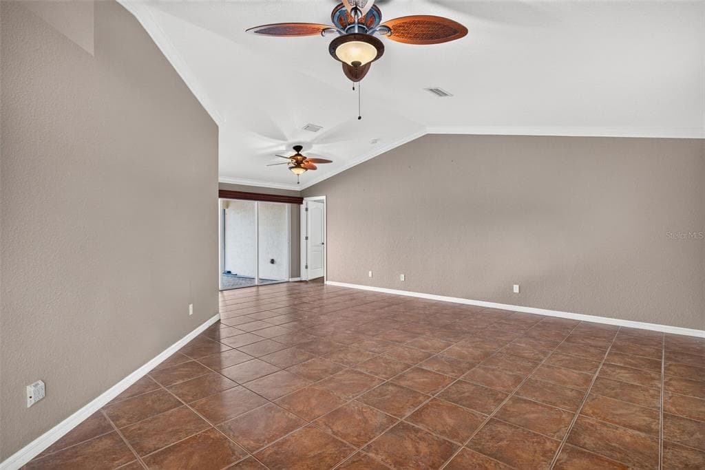 5149 LATHAM TERRACE photo 11