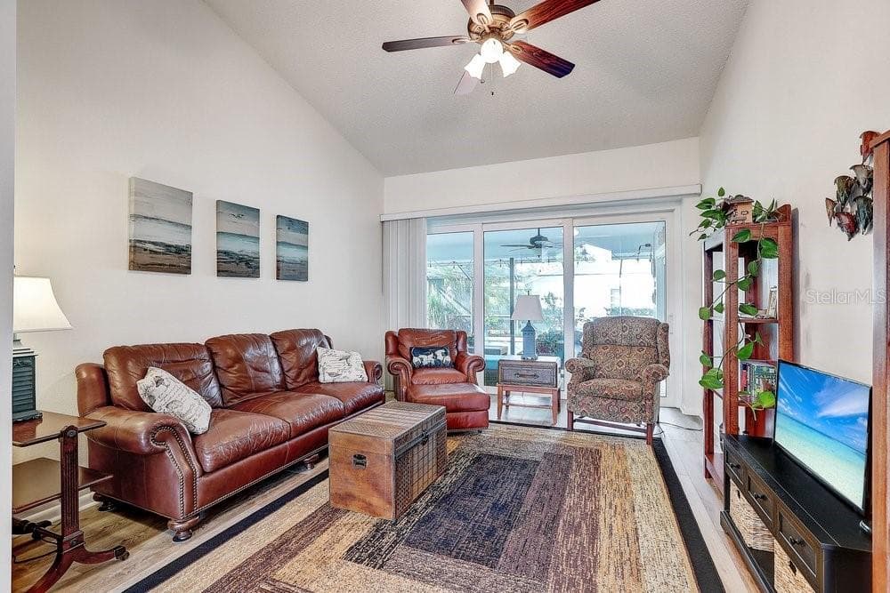 2828 WOODROSE COURT photo 6