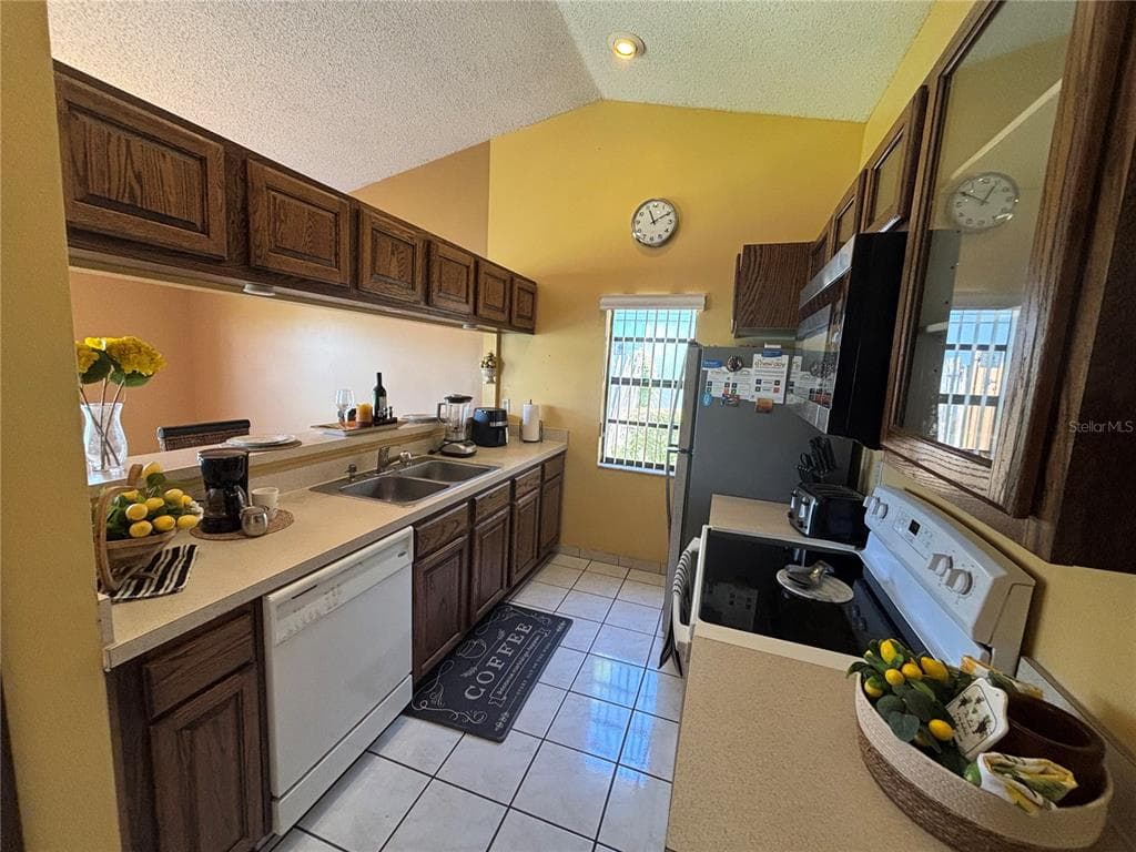 9840 BALMORAL CIRCLE photo 9