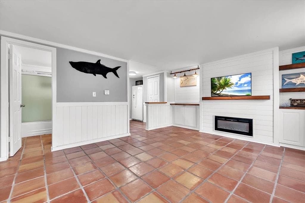 1144 PINE STREET photo 4