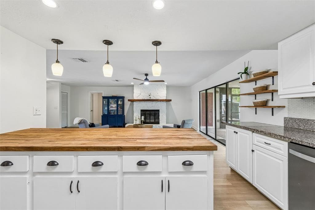 22408 SHORESIDE DRIVE photo 12