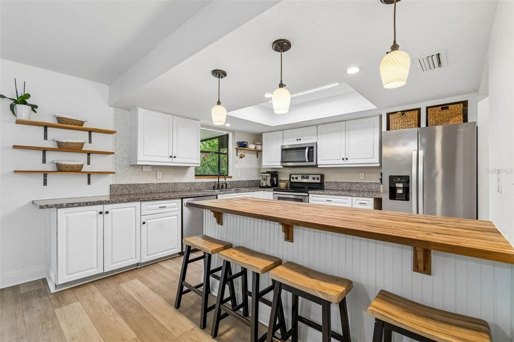 22408 SHORESIDE DRIVE photo 9
