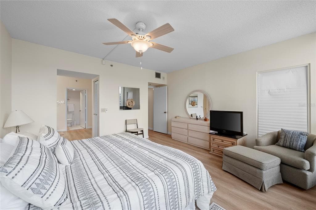 1095 GULF OF MEXICO DRIVE 303 photo 21