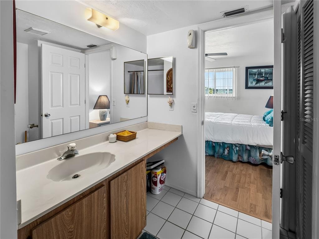 3310 LOVELAND BOULEVARD 506 photo 23