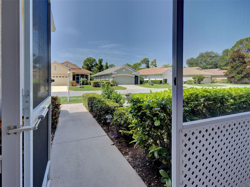 5011 SEAGRASS DRIVE photo 11