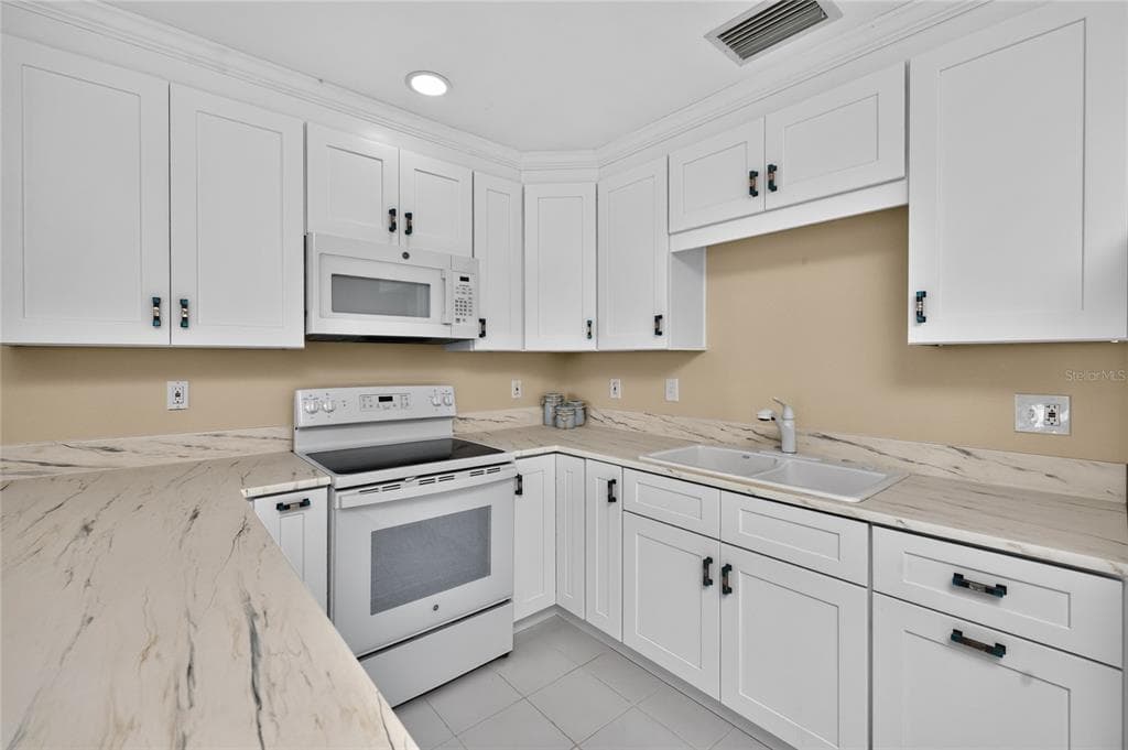 1765 GULF BOULEVARD 203 photo 19