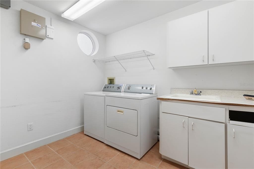 1 CAPRI COURT photo 23