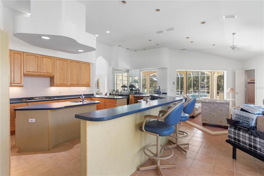 1 CAPRI COURT photo 17