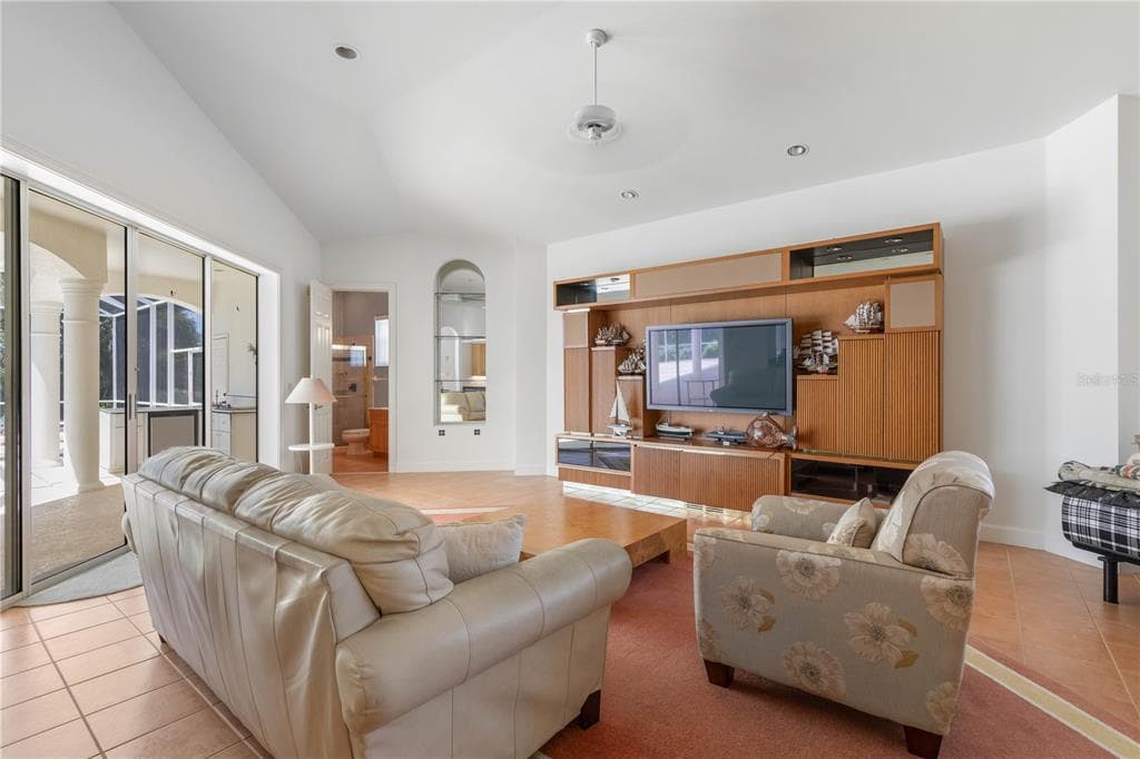 1 CAPRI COURT photo 22