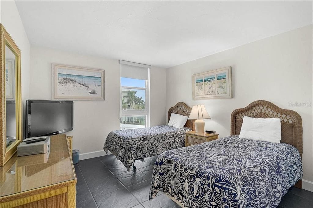 6518 MIDNIGHT PASS ROAD 309 photo 16