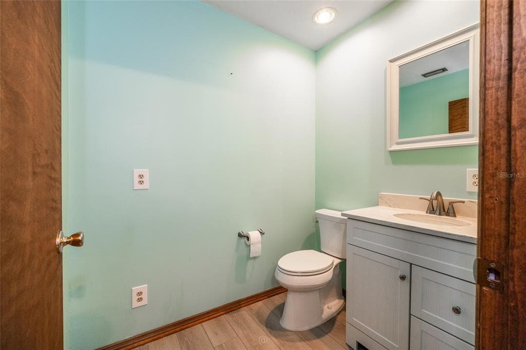 120 GULL CIRCLE N photo 16