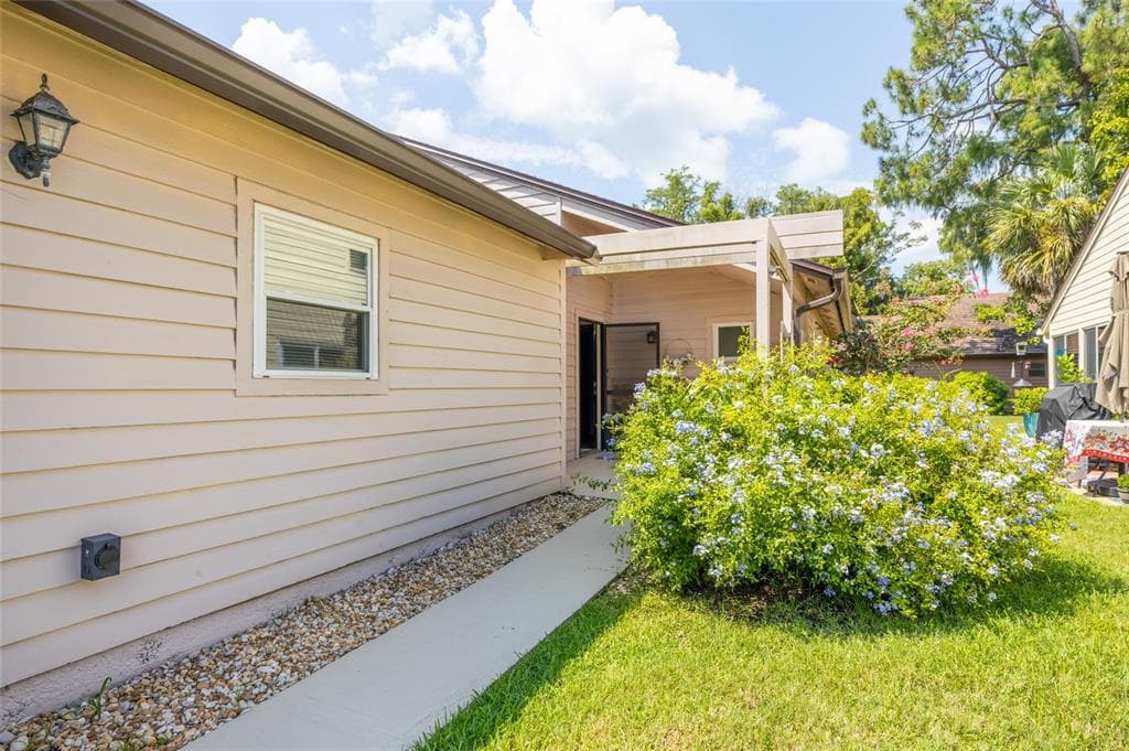 120 GULL CIRCLE N photo 3