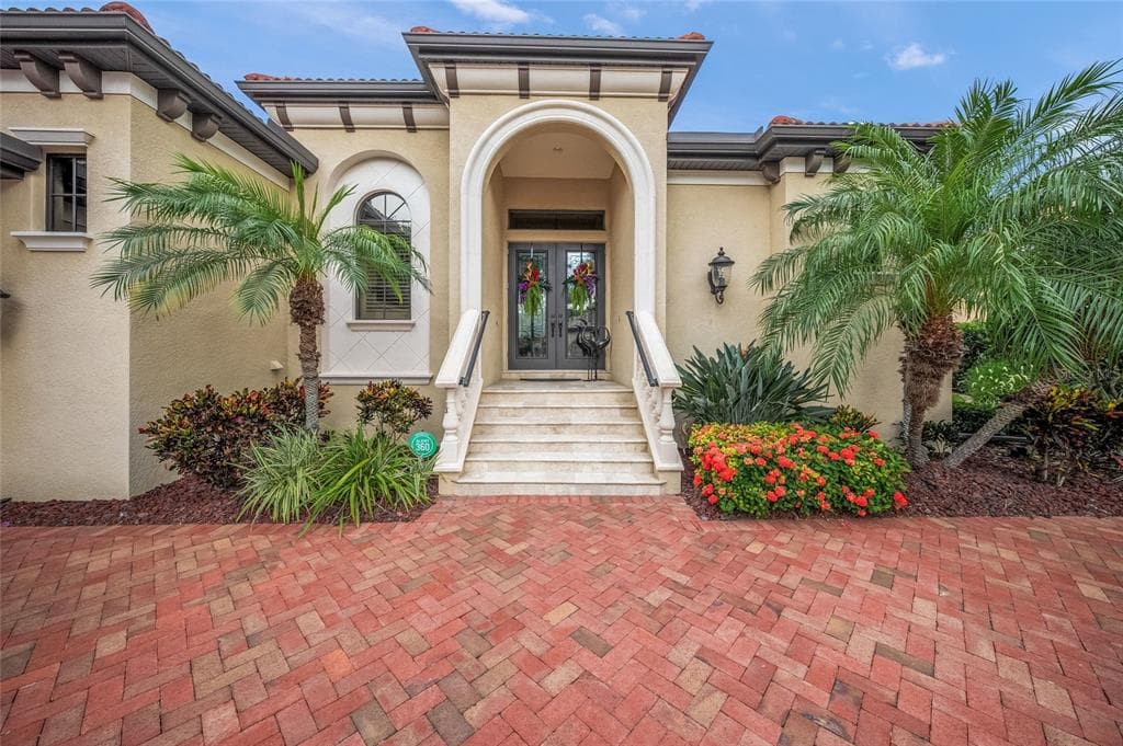 4110 COMMODORE BOULEVARD photo 3