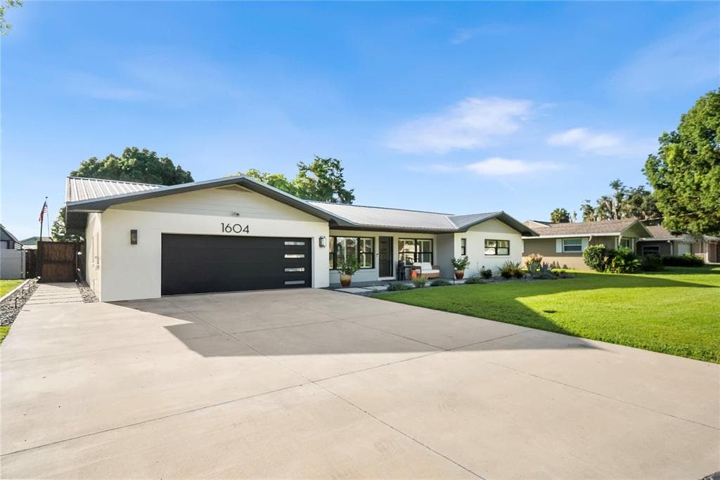 1604 ORANGE AVENUE photo 3