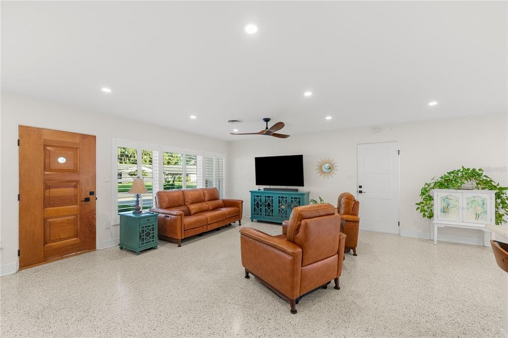 1604 ORANGE AVENUE photo 8