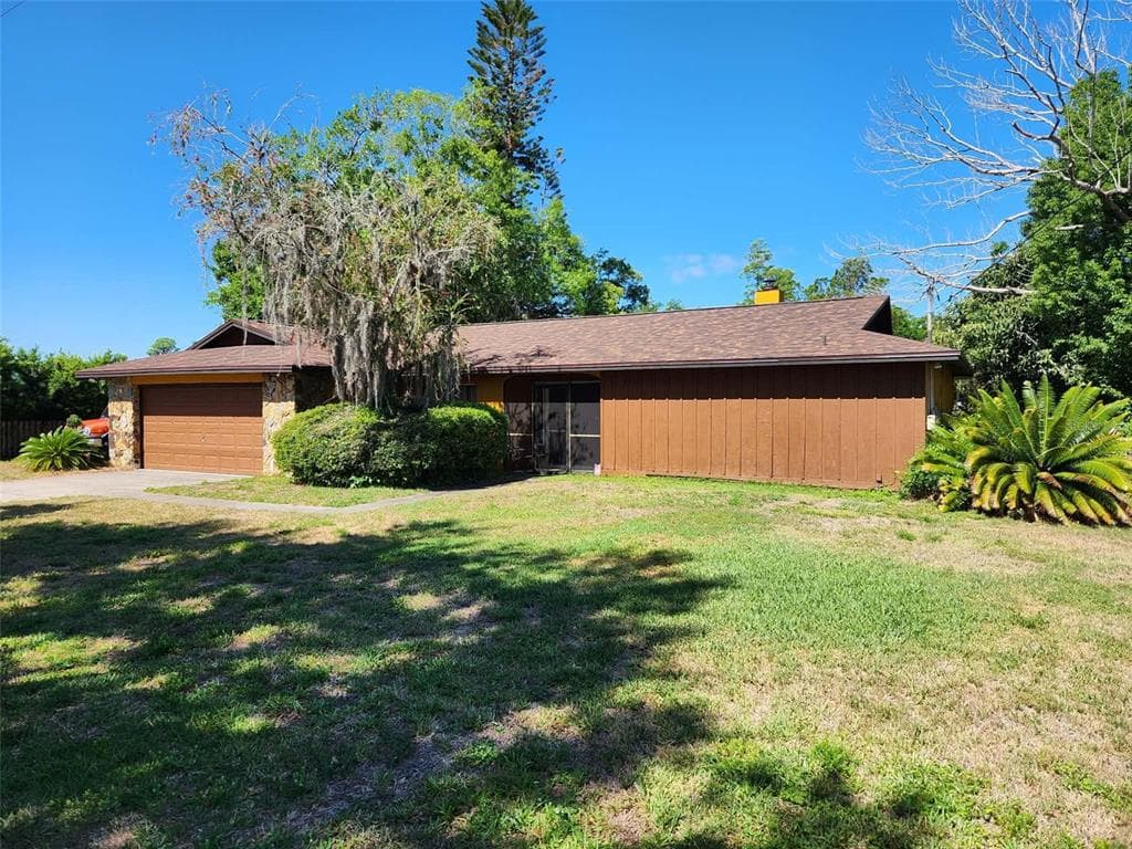 3215 LAKE SAXON DRIVE photo 1