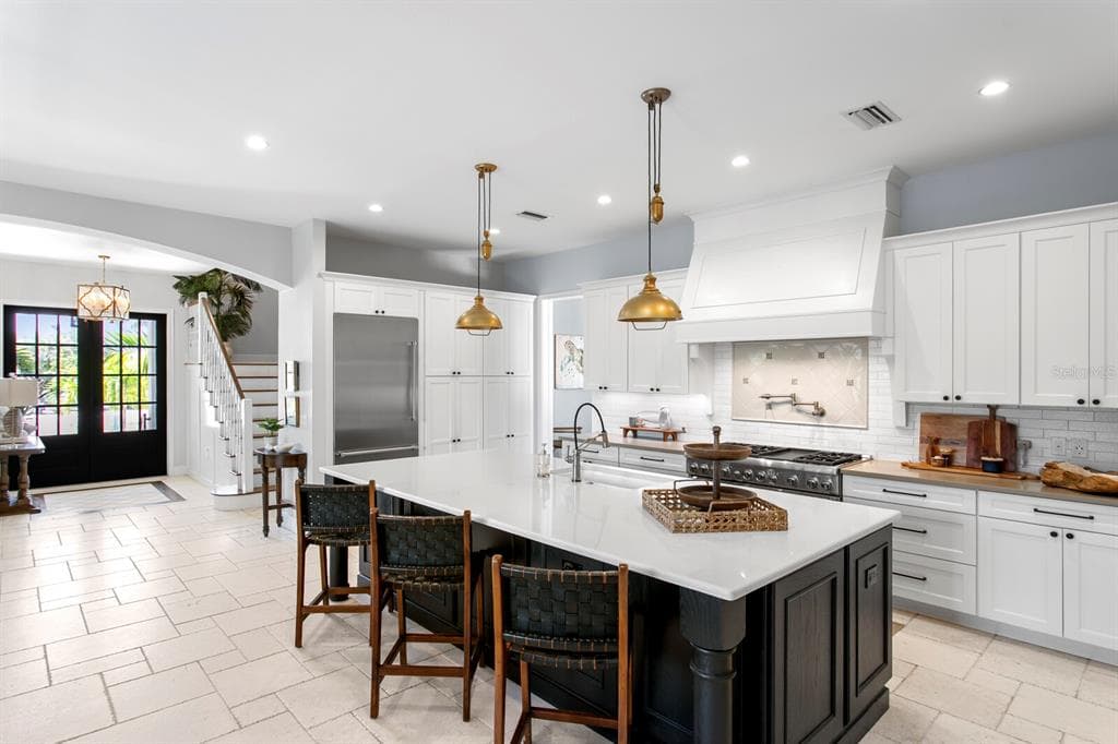 220 N HARBOR DRIVE photo 6