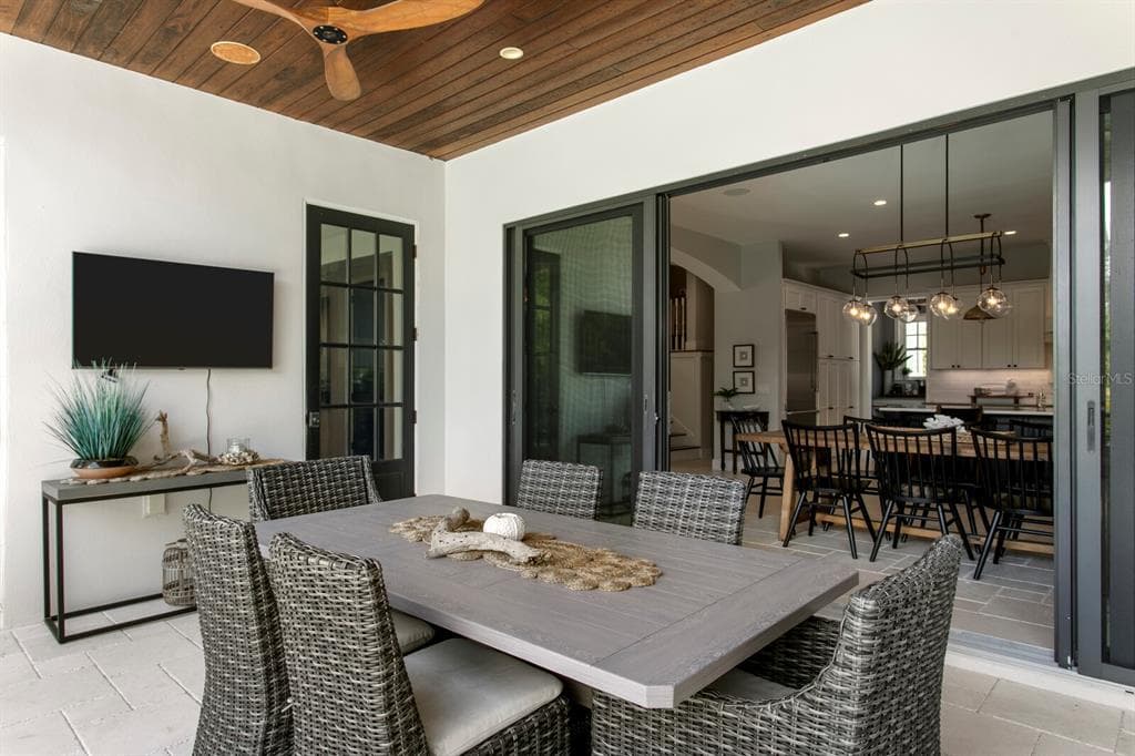 220 N HARBOR DRIVE photo 19