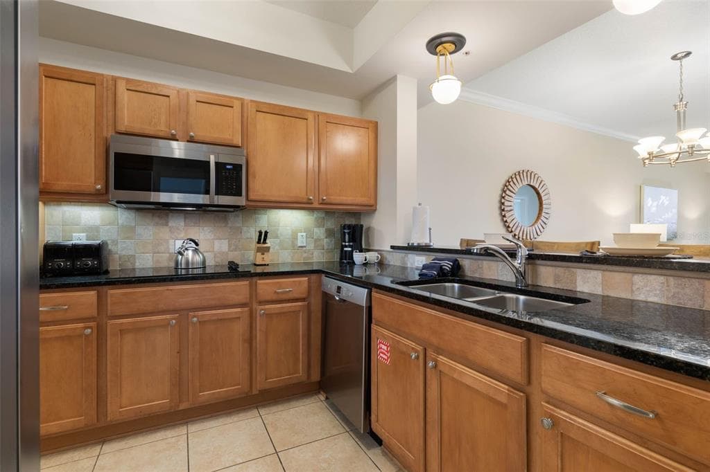 102 YACHT HARBOR DRIVE 467 photo 24