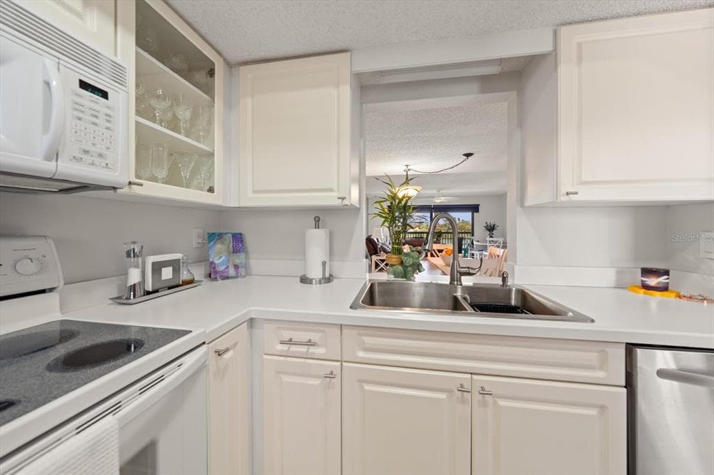 3111 PASS A GRILLE WAY 110 photo 15