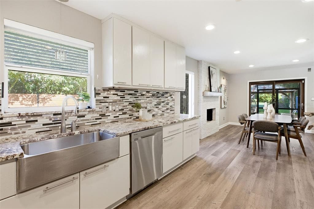 465 MANDALAY ROAD photo 10