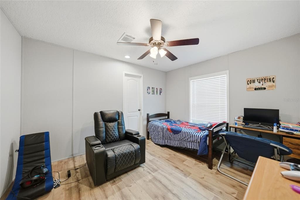 11587 SE FOSTER AVENUE photo 3