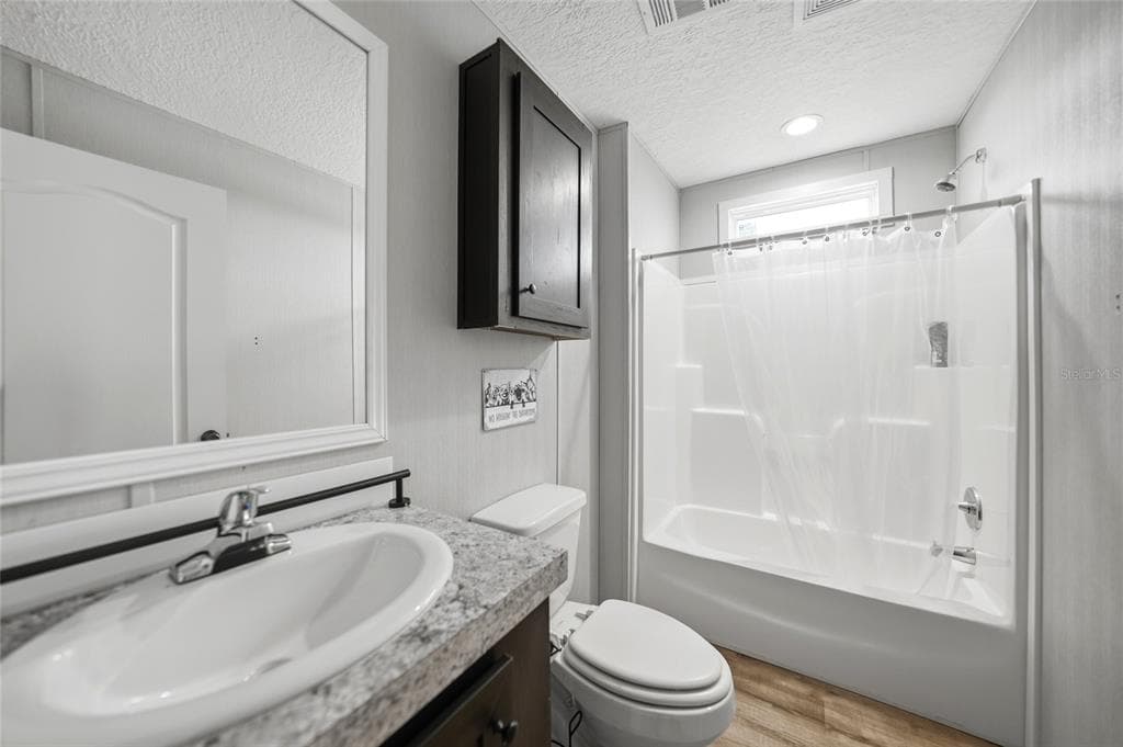 11587 SE FOSTER AVENUE photo 4