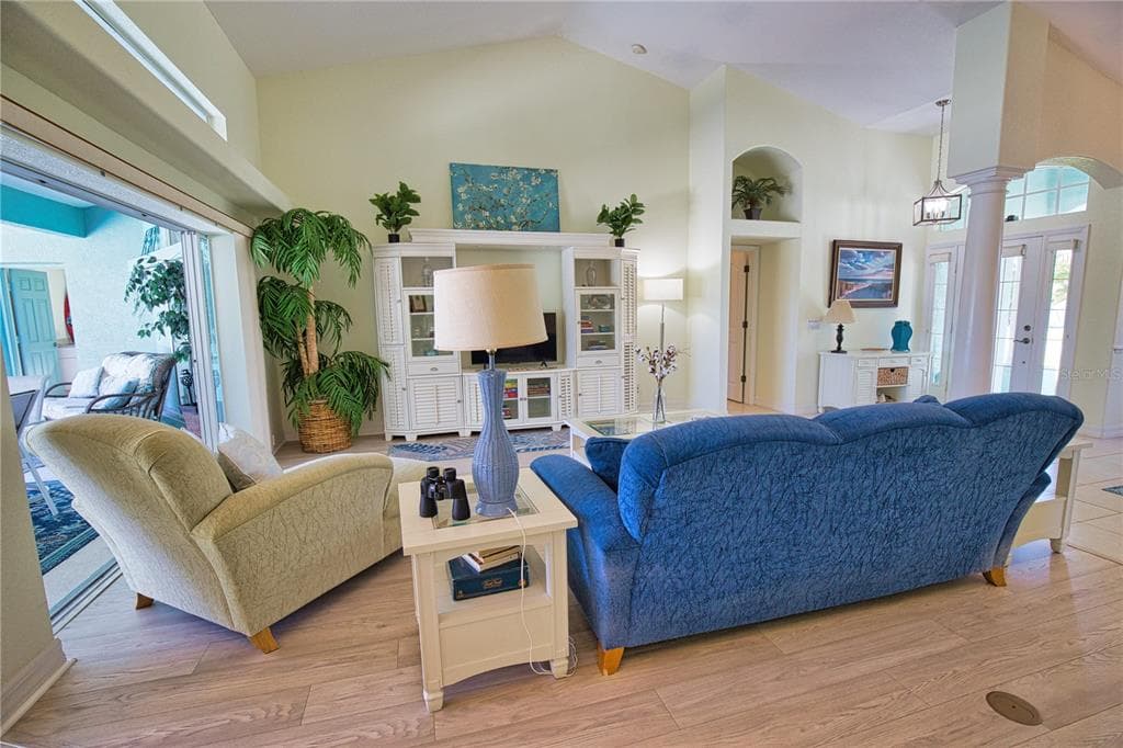 525 ROTONDA CIRCLE photo 19