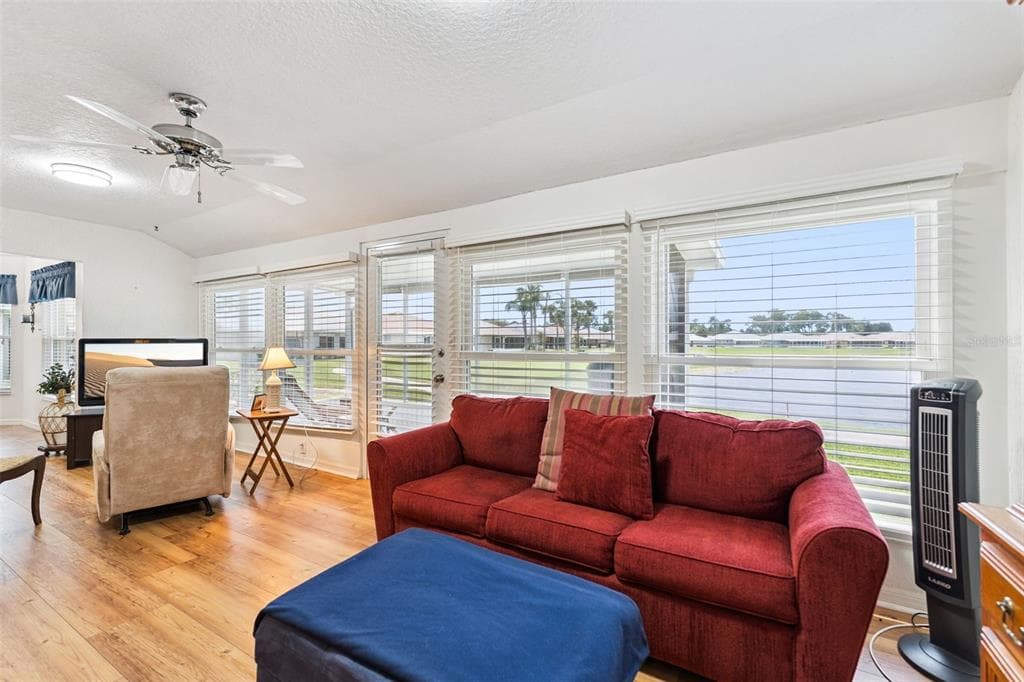 501 EASTLAKE DRIVE photo 9