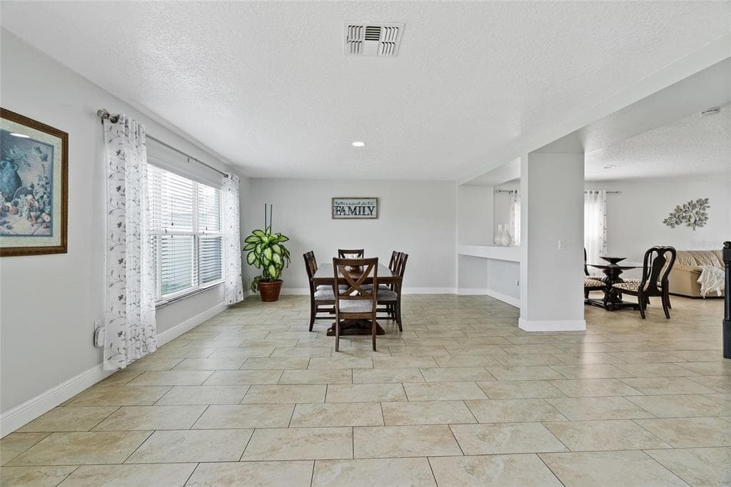 2730 AMANDA KAY WAY photo 5