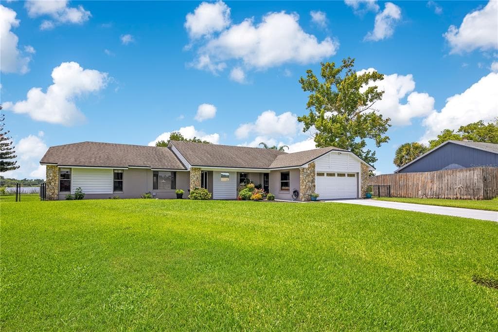 884 W LAKE HOLDEN POINT photo 4