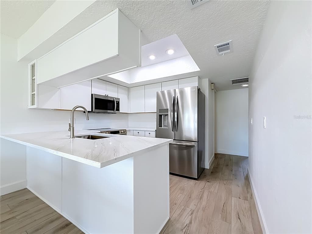 6537 CAPE HATTERAS WAY NE 2 photo 8
