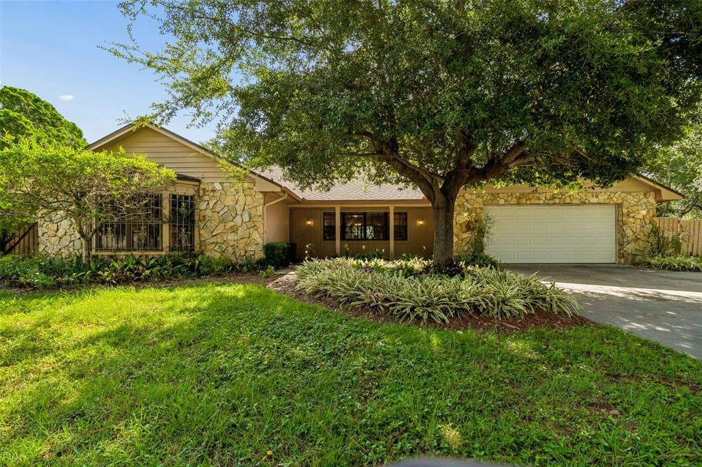 16509 ROUND OAK DRIVE photo 1