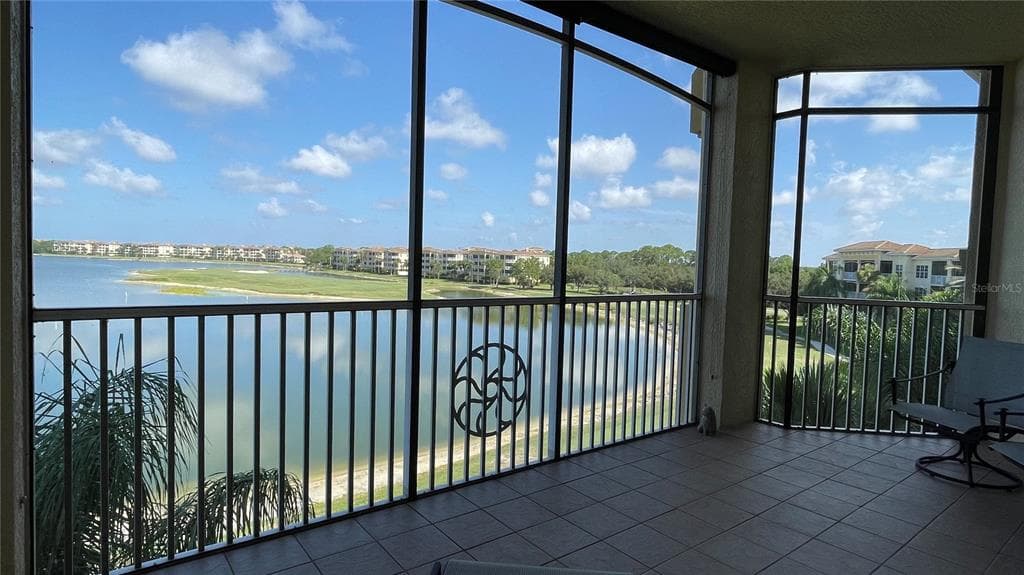 6474 WATERCREST WAY 403 photo 3