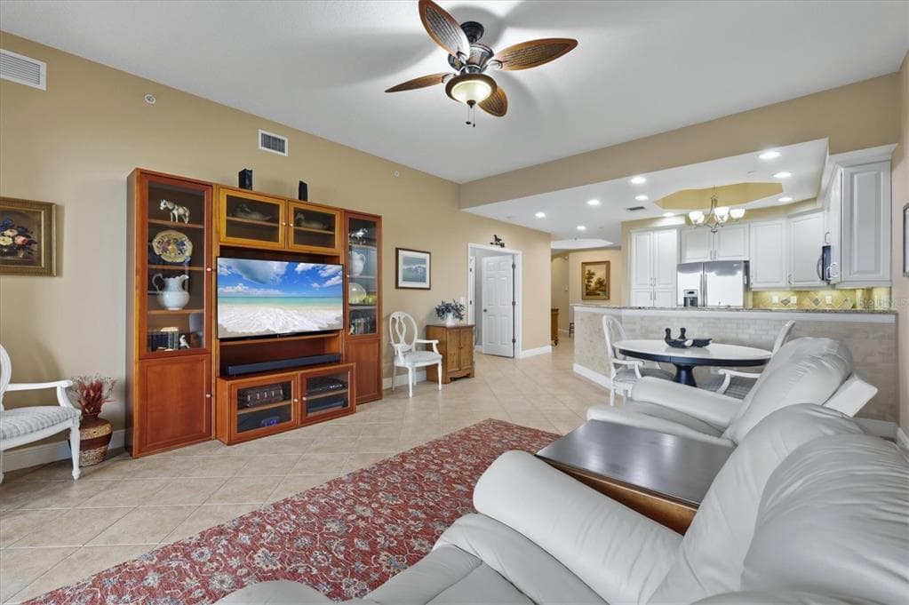 6474 WATERCREST WAY 403 photo 11