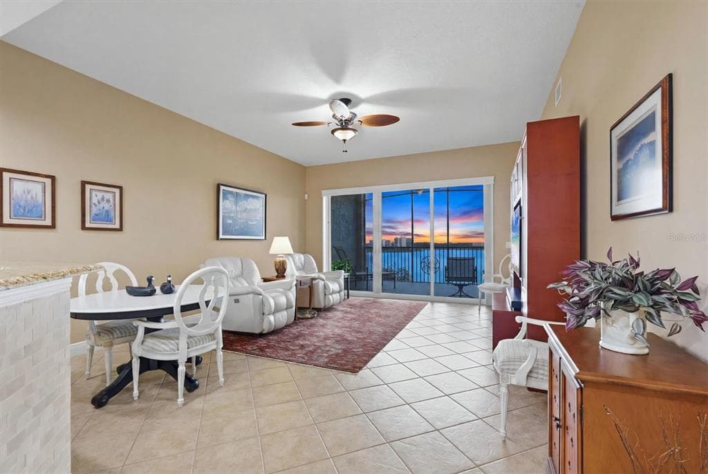 6474 WATERCREST WAY 403 photo 8