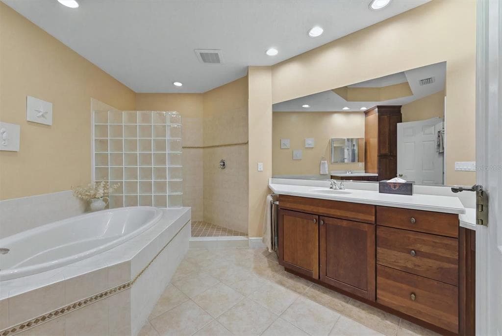 6474 WATERCREST WAY 403 photo 21