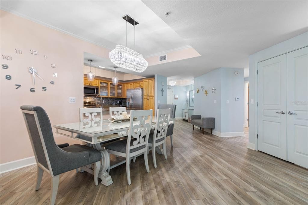 200 OCEAN CREST DRIVE 913 photo 13