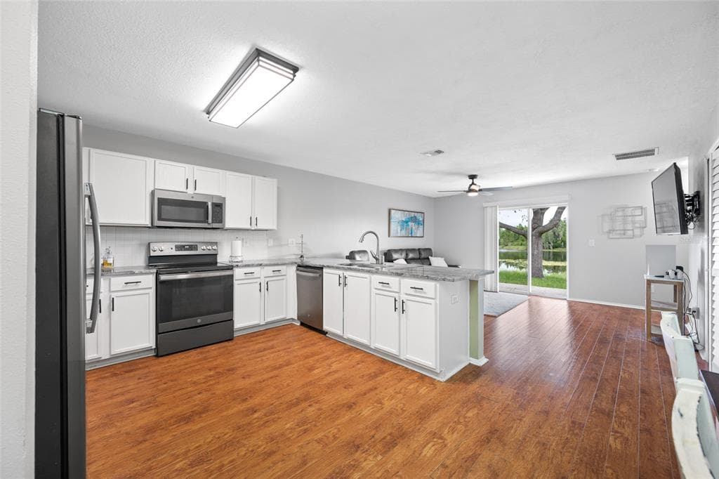 13953 JACOBSON DRIVE photo 8