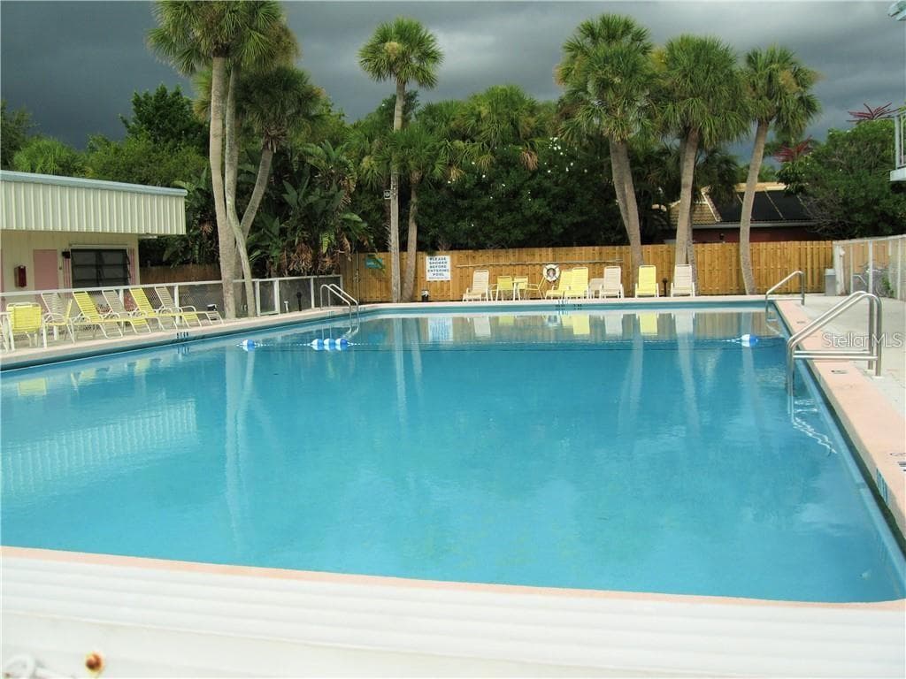 908 VILLAS DRIVE 38 photo 7