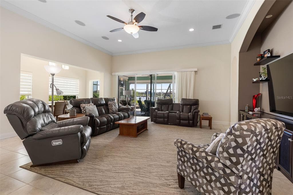 127 S RIVERWALK DRIVE photo 4