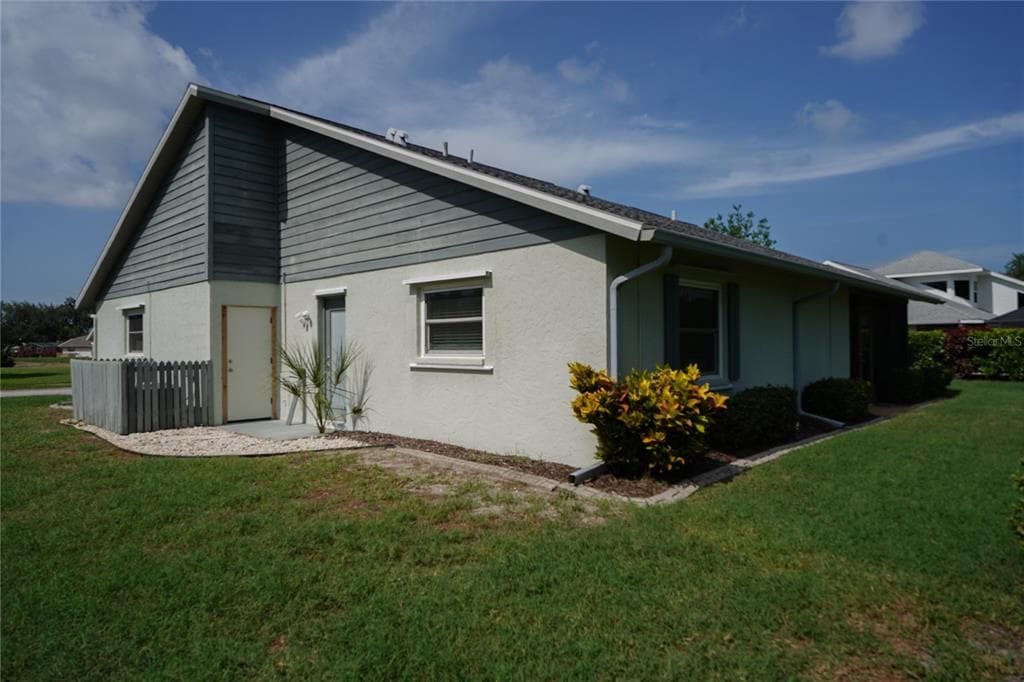 105 WOODINGHAM DRIVE photo 22