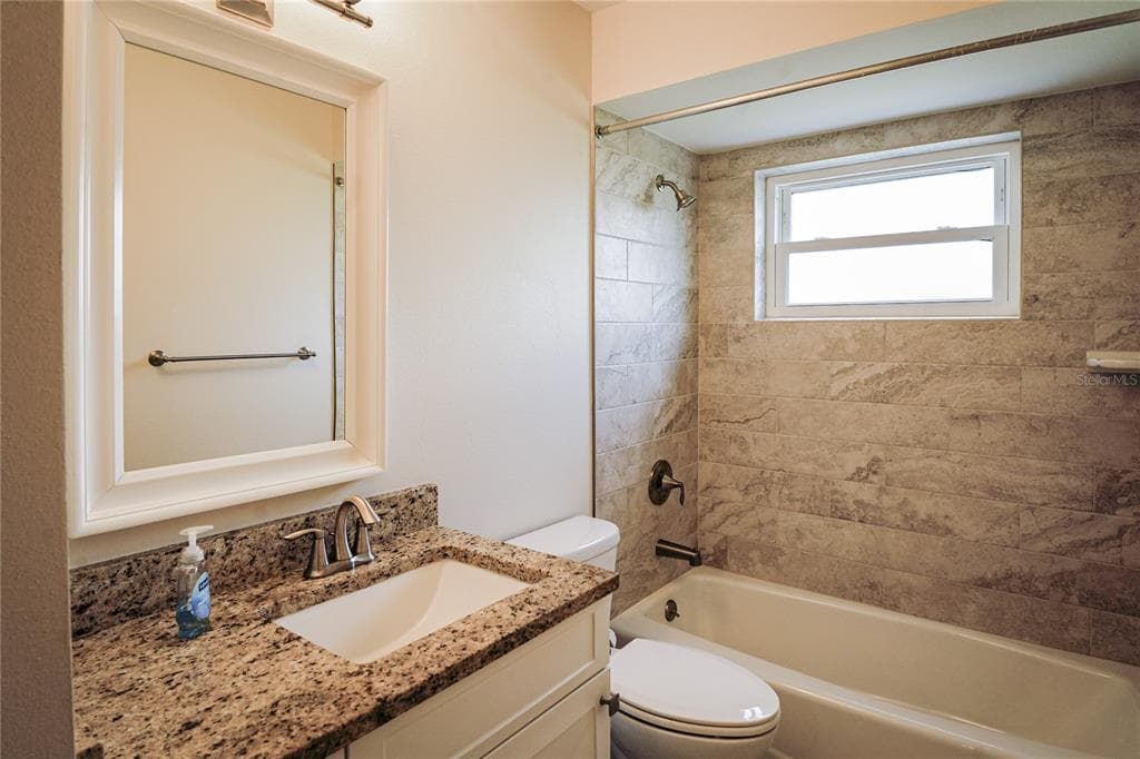105 WOODINGHAM DRIVE photo 15