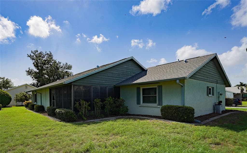 105 WOODINGHAM DRIVE photo 21